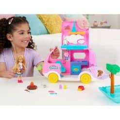 Barbie ja barbie auto