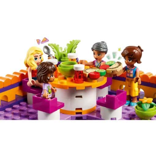 LEGO Friends 41747 Heartlake Cityn hyväntekeväisyyskeittiö - Image 2