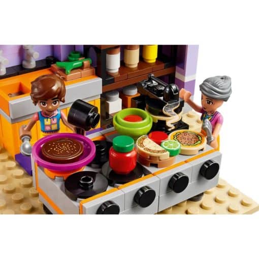 LEGO Friends 41747 Heartlake Cityn hyväntekeväisyyskeittiö - Image 3