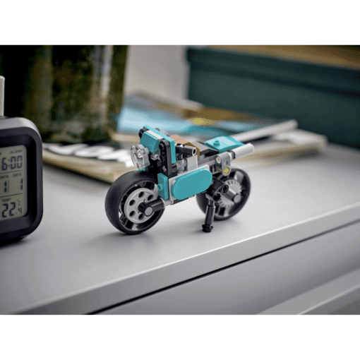 LEGO 31135 play