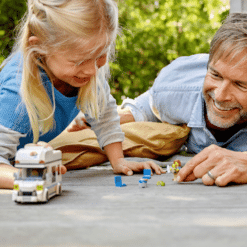 LEGO City 60283 playing