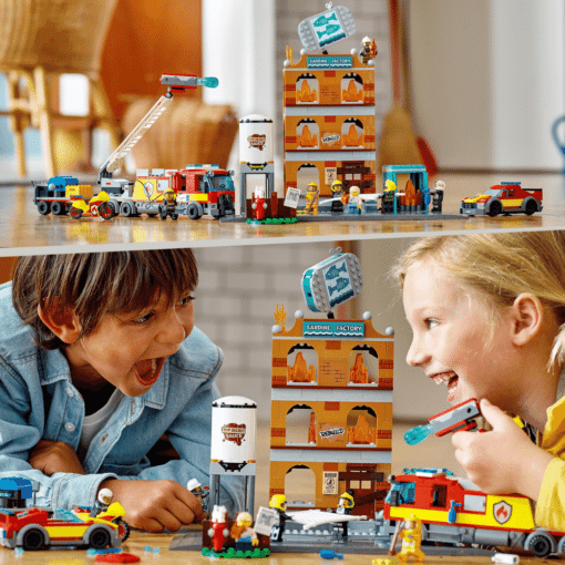 LEGO City 60321 playing