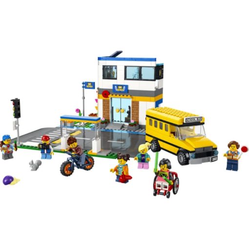 LEGO City 60329 Koulupäivä - Image 3