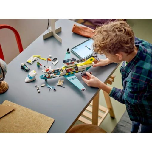LEGO City 60465 Pelastuslaitoksen ambulanssilentokone - Image 2