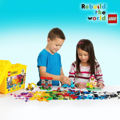 LEGO 10698 playing
