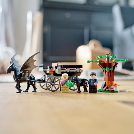 LEGO Harry Potter 76400 Tylypahkan vaunut ja thestralit - Image 5