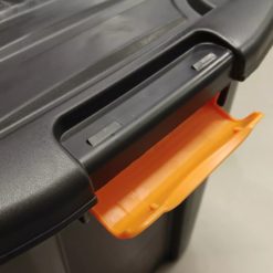 Alternative view of Laatikko 60 L kannella – tukeva ja pinottava säilytysratkaisu