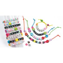 Rannekoru askartelu kirjaimet Crazy Chic