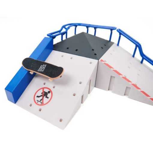 tech deck pyramid point play 3
