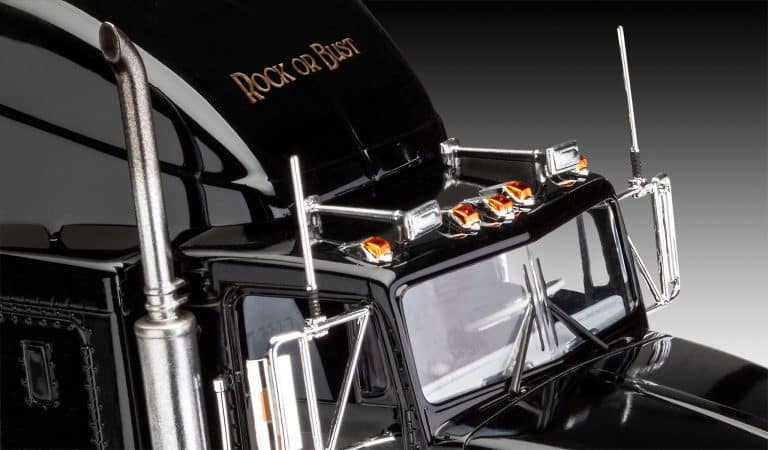 Revell Rekka Ac/Dc Tour Truck 1:32 RE07453 - Image 2