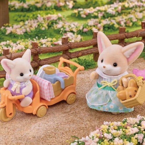 Sylvanian Families aavikkokettut ulkona