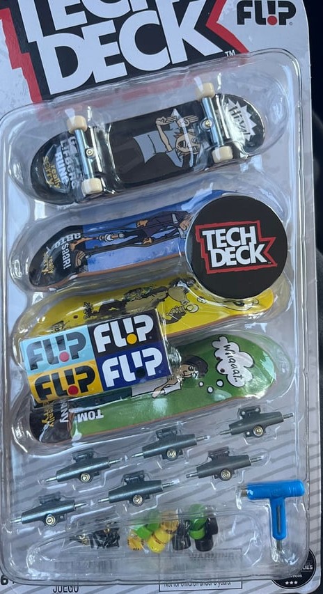 Sormiskeitti Tech Deck 4 flip